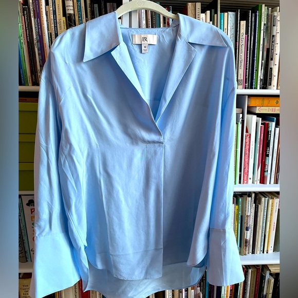 Banana Republic Tops - Banana Republic sky blue silk blouse M